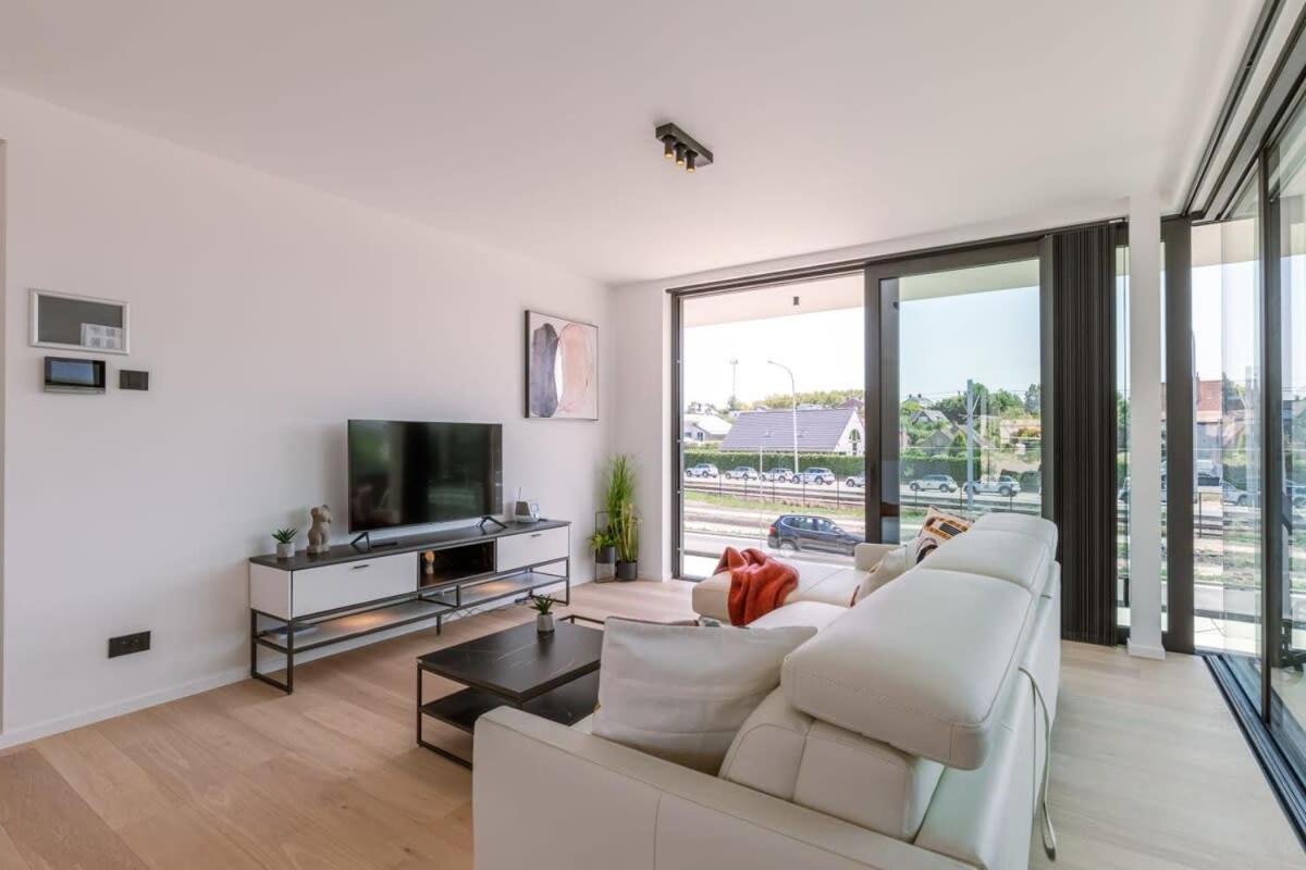 New, Luxurious And Modern Apartment With Private Parking Koksijde Exterior photo