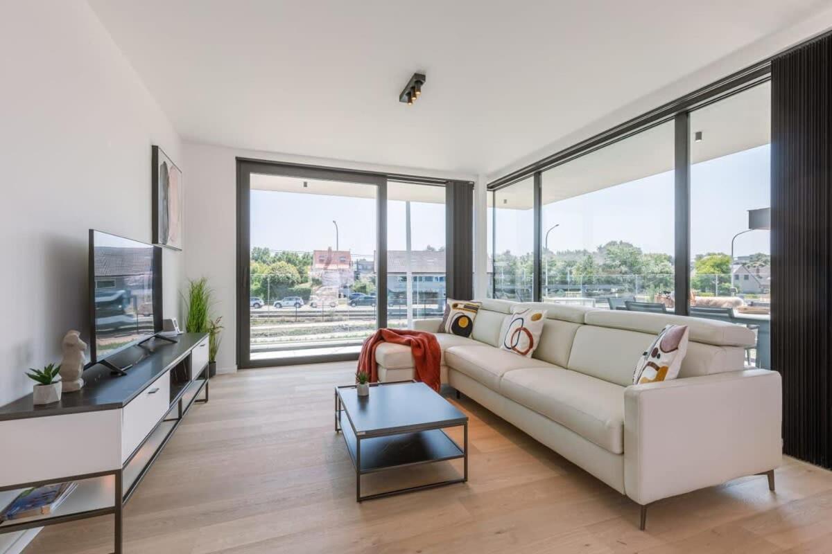 New, Luxurious And Modern Apartment With Private Parking Koksijde Exterior photo